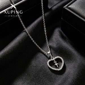 Xuping's new fashionable alloy electroplated white artificial gemstone niche design exquisite and versatile heart-shaped necklace pendant