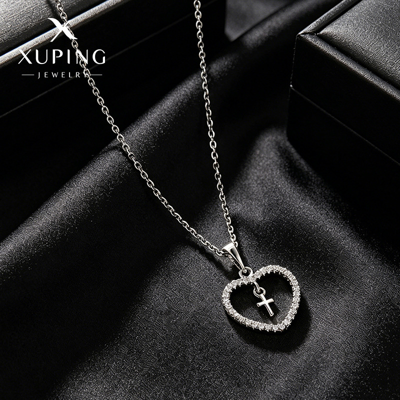 Xuping's new fashionable alloy electroplated white artificial gemstone niche design exquisite and versatile heart-shaped necklace pendant