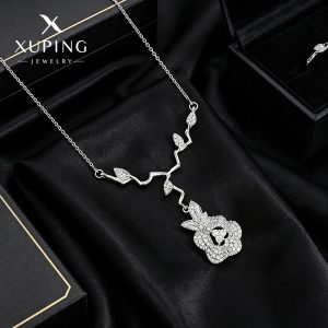 Xuping Fashionable and Simple Elegant Rose Necklace, New Style, White Plated Copper Alloy, Light Luxury and Elegant Necklace, Wholesale for Women