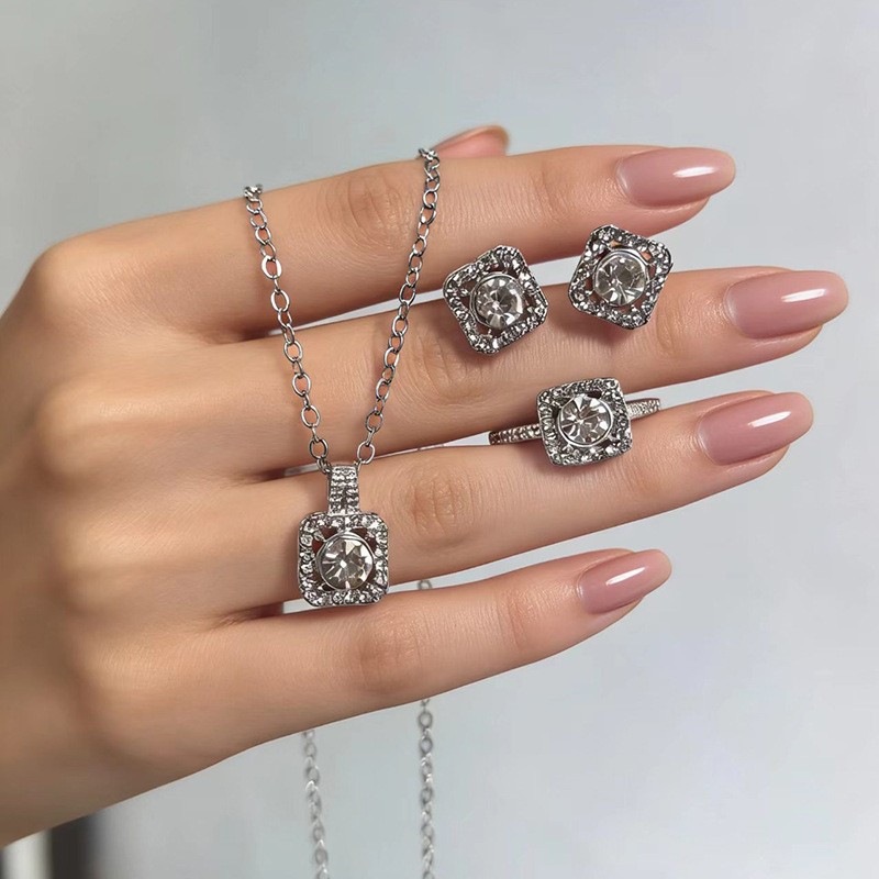Small sugar cube colorfast pendant necklace, versatile and high-end jewelry set for women, three pieces including earrings and rings. - Image 8