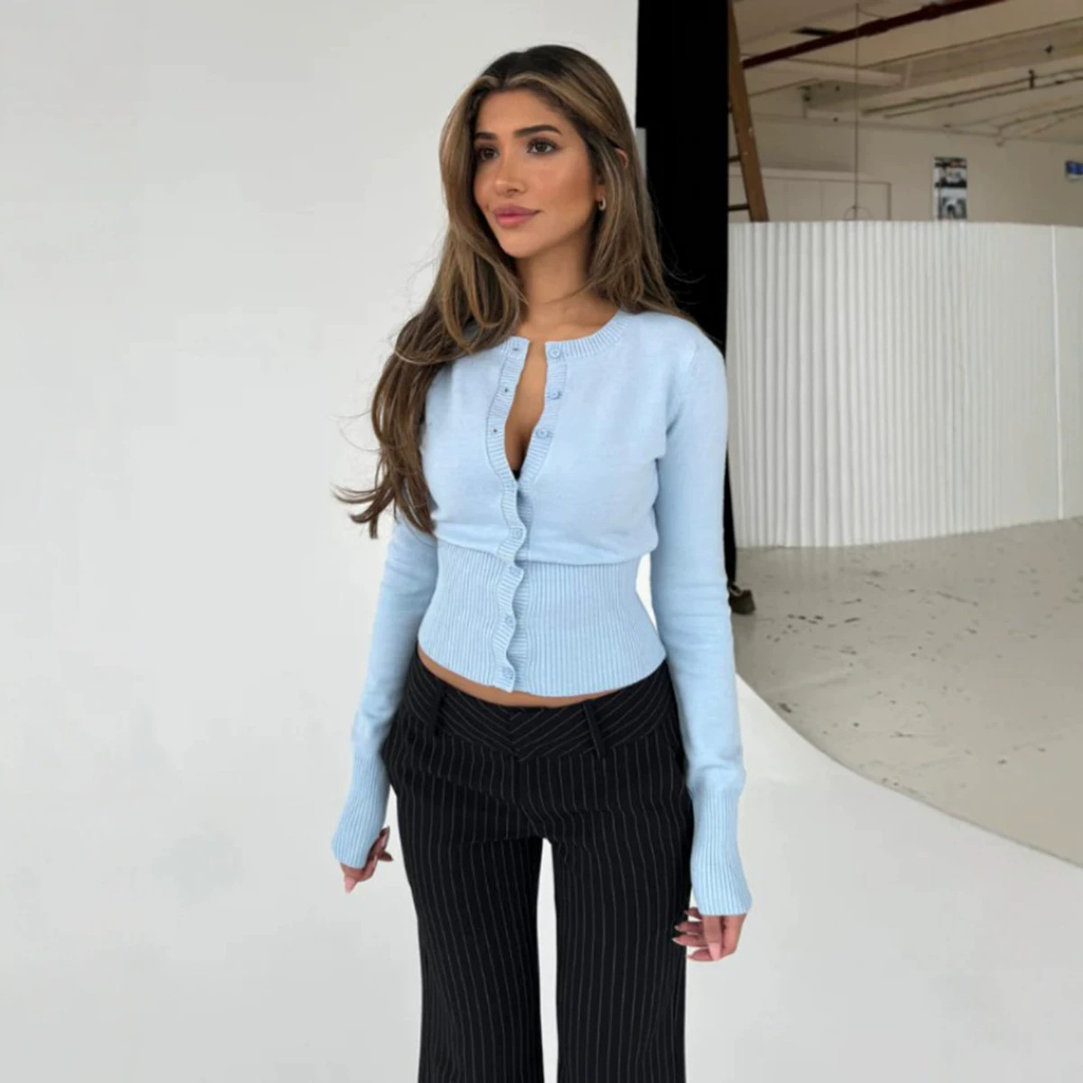Cross-border knitted long-sleeved cardigan, European and American style, 2025 autumn and winter new slim-fit knitted base layer sweater cardigan for women. - Image 4