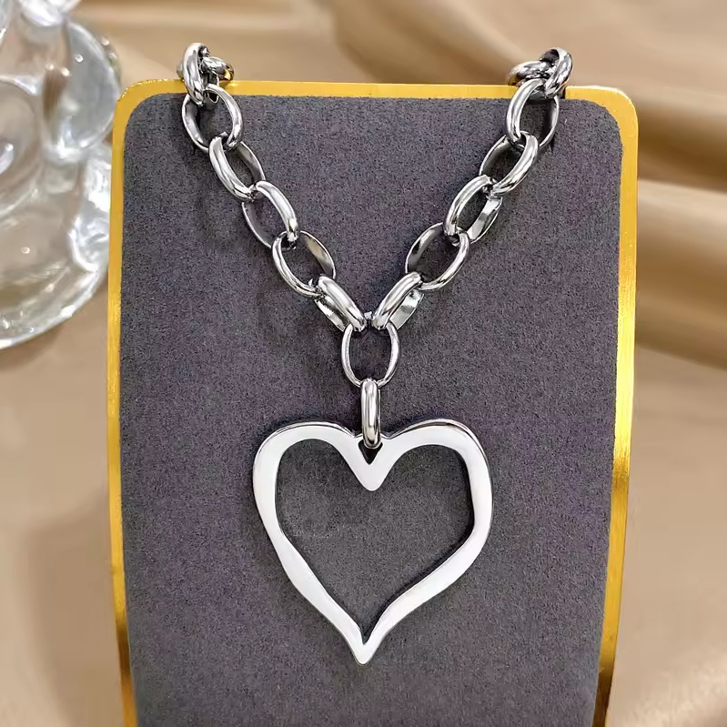 European and American cross-border stainless steel heart-shaped necklace with exaggerated heart pendant, high-end necklace. - Image 8