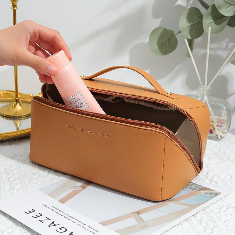 Cosmetic bag for women with large capacity and portable ins high-end internet celebrity 2024 new style super hot travel product washing storage bag - Image 2