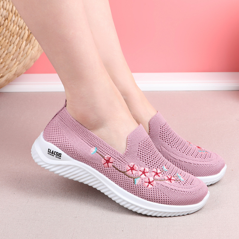 Casual all-match summer walking shoes women's old Beijing cloth shoes women's mesh surface breathable casual mother's shoes soft bottom slip on - Image 3
