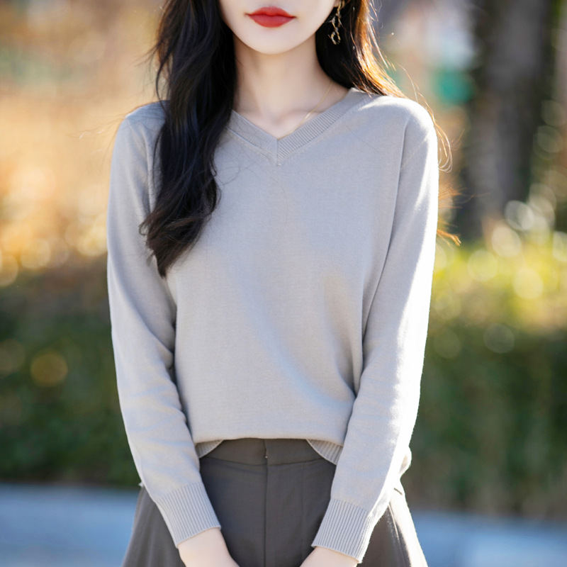100% Cotton Spring New V-Neck Knitted Long-Sleeved Soft Loose Pullover Simple Solid Color Stylish Base Layer Women's Clothing - Image 6