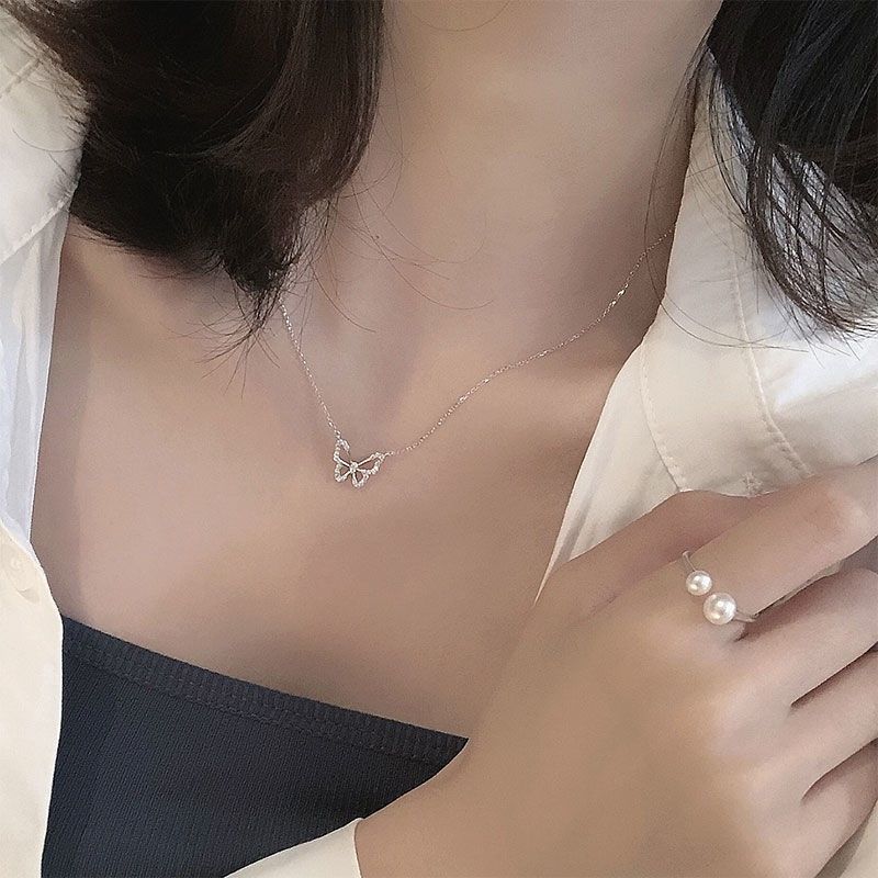 Superbly sparkling diamond butterfly necklace for women, a sophisticated and elegant clavicle chain, sweet and dazzling, fashionable and stylish choker. - Image 3