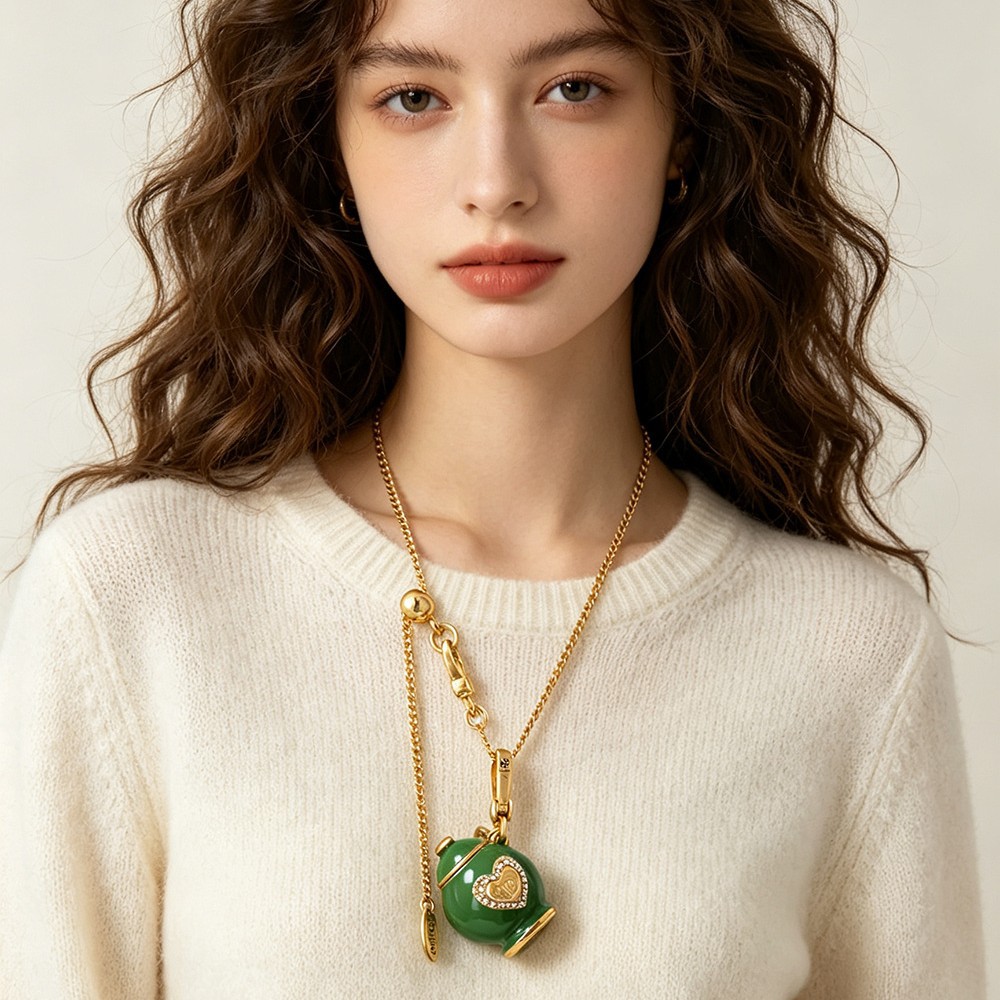 Cross-border fashion openable green candy jar pendant necklace, light luxury retro heart crown star moon pendant - Image 4