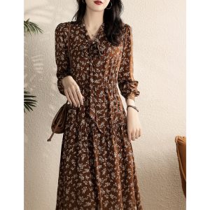 French retro floral print dress for women, new spring and autumn 2026, V-neck, slimming long dress.