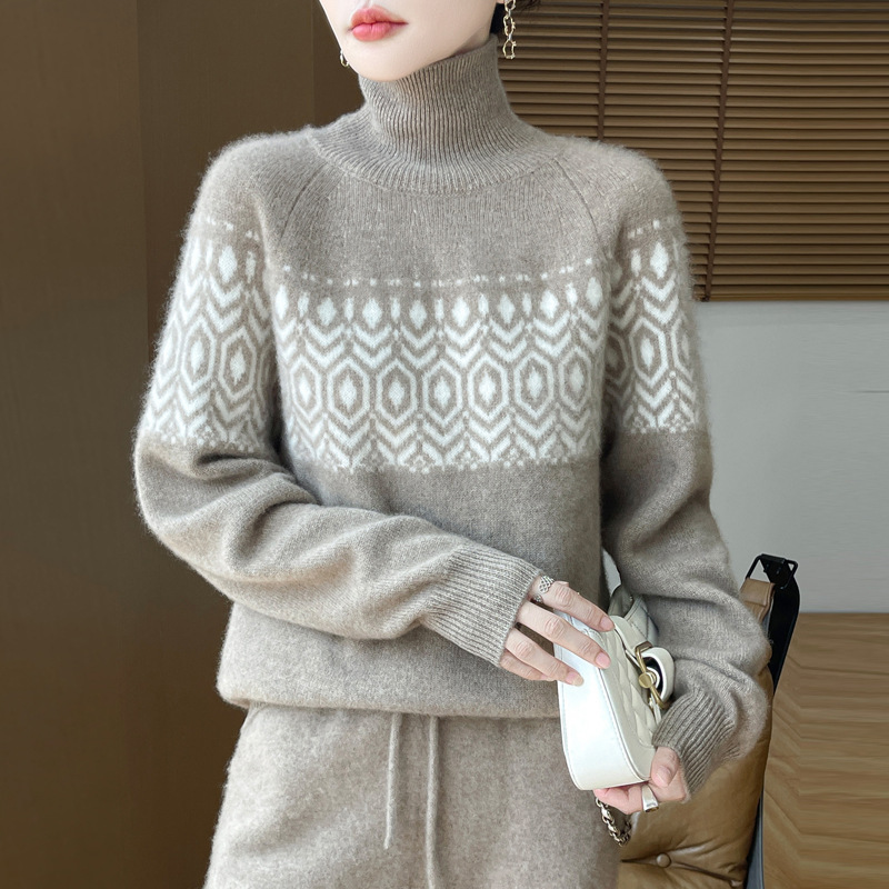New autumn/winter style, thickened 100% wool women's turtleneck jacquard color-blocked chic sweater, relaxed style, suitable for wearing alone. - Image 6
