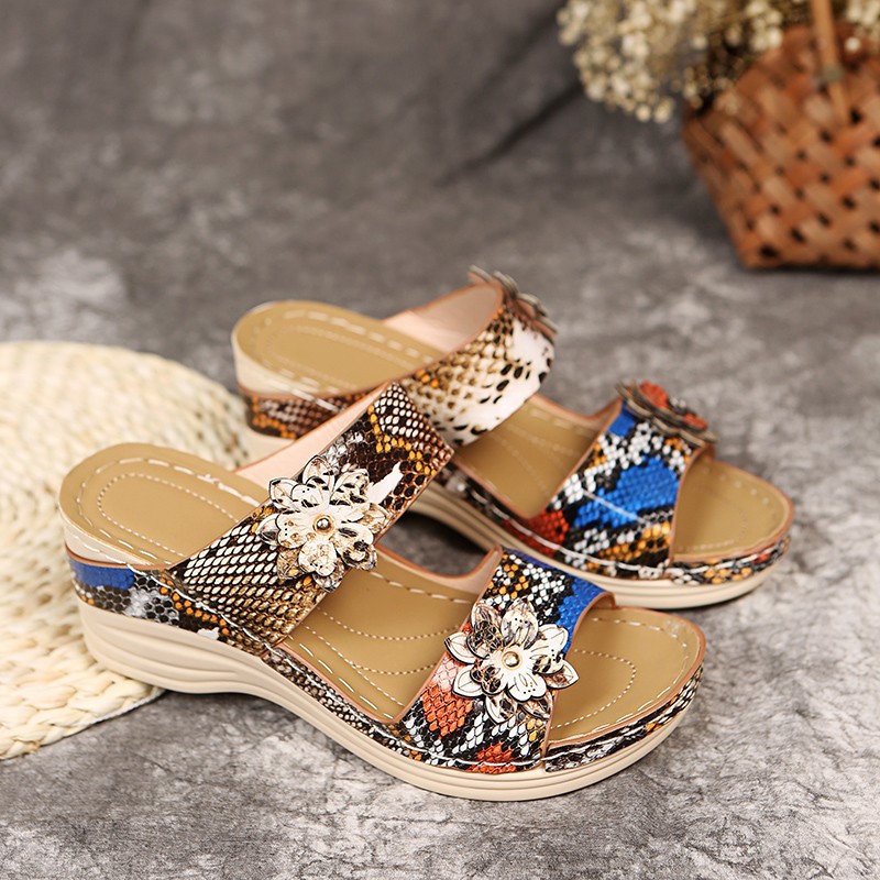 2021 European and American new foreign trade large size women's sandals wholesale thick bottom wedge snake pattern sandals large size women's shoes spot - Image 7
