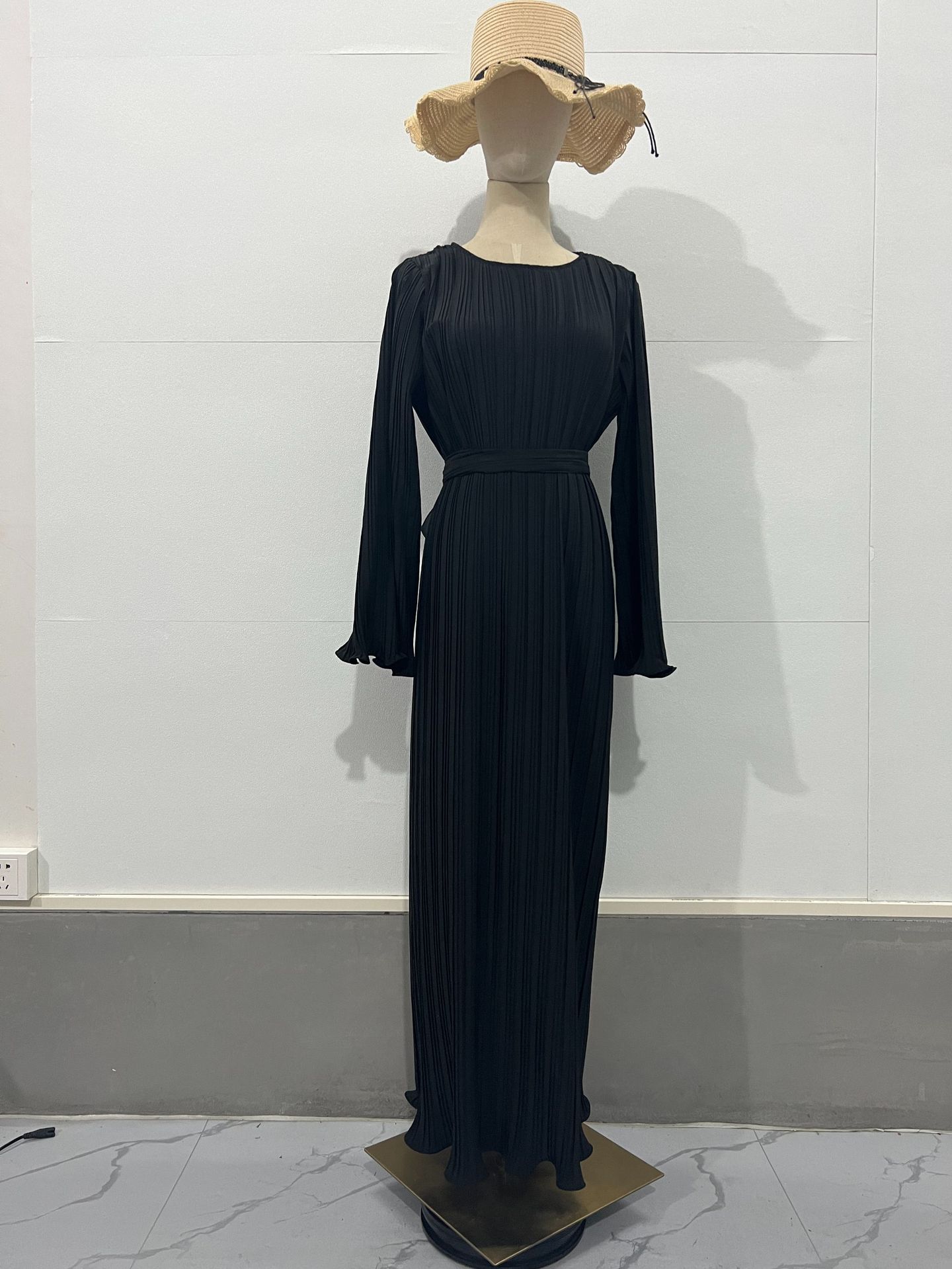 Amazon European and American clothing 2023 new autumn long skirt temperament pleated bell sleeve mid-length dress - Image 2