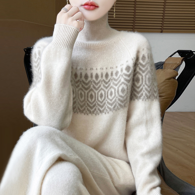 New autumn/winter style, thickened 100% wool women's turtleneck jacquard color-blocked chic sweater, relaxed style, suitable for wearing alone. - Image 3