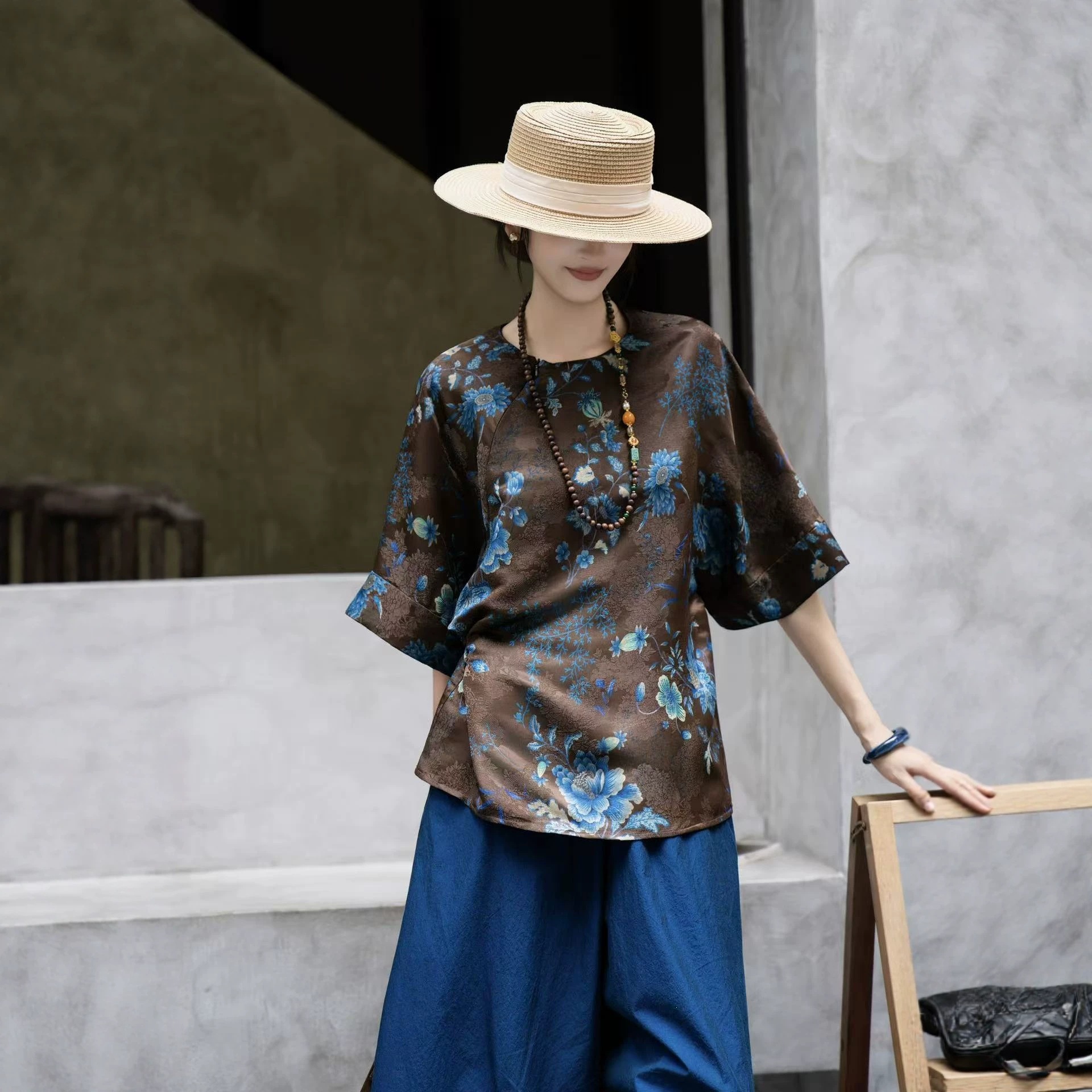 Factory direct wholesale of new Chinese style mulberry silk and fragrant cloud yarn zip-up blouse, 2026 hot-selling pattern, old-fashioned loose fit shirt for summer. - Image 4
