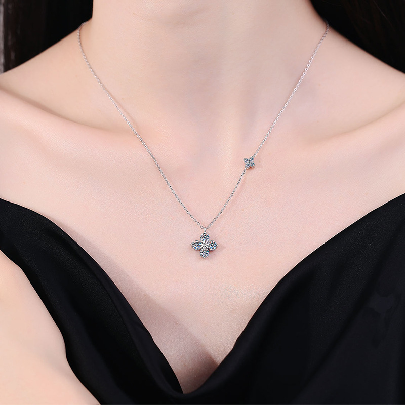 S925 Sterling Silver Four-Leaf Clover Clavicle Necklace with 1.2 Carat Moissanite Pendant - High-End Style, Niche Luxury, Colorfast - Image 4
