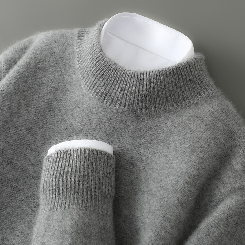 Men's high-neck, thick, loose-fitting pullover sweater/knitwear base layer. - Image 8