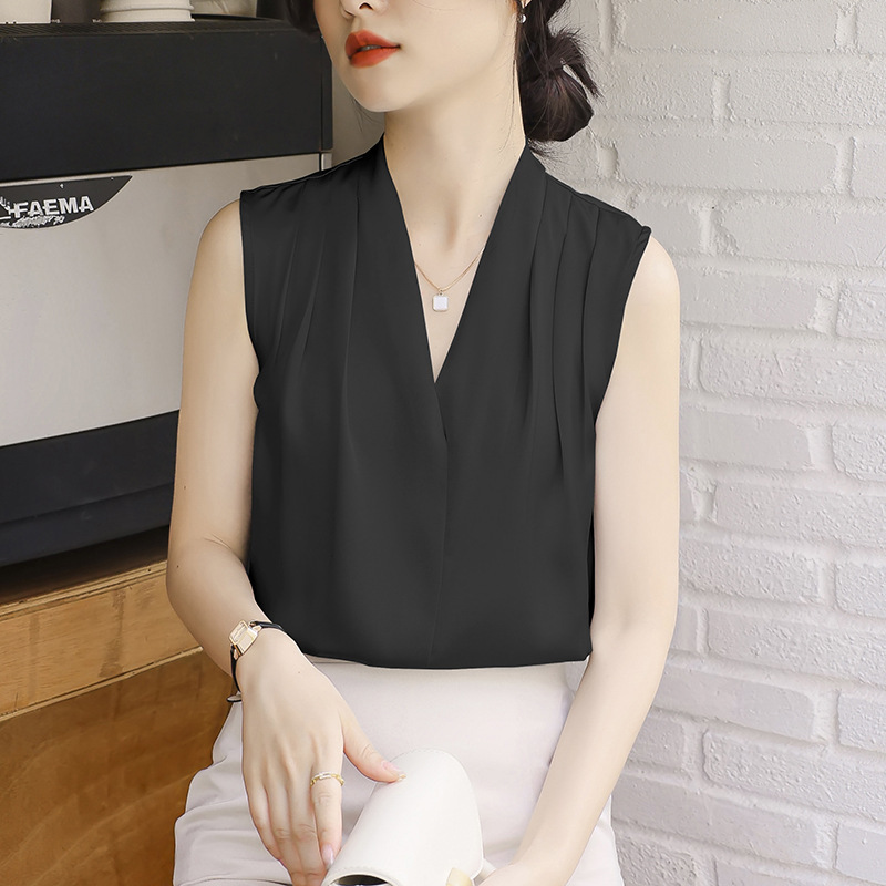 Real photos of 2025 Spring White Long-Sleeved Women's Shirt, French-Style Retro Silk Top, Professional Satin Shirt - Image 6