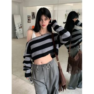 Contrast color striped off-shoulder long-sleeved sweater for women autumn new loose outer wear short pure lust hot girl sweater top
