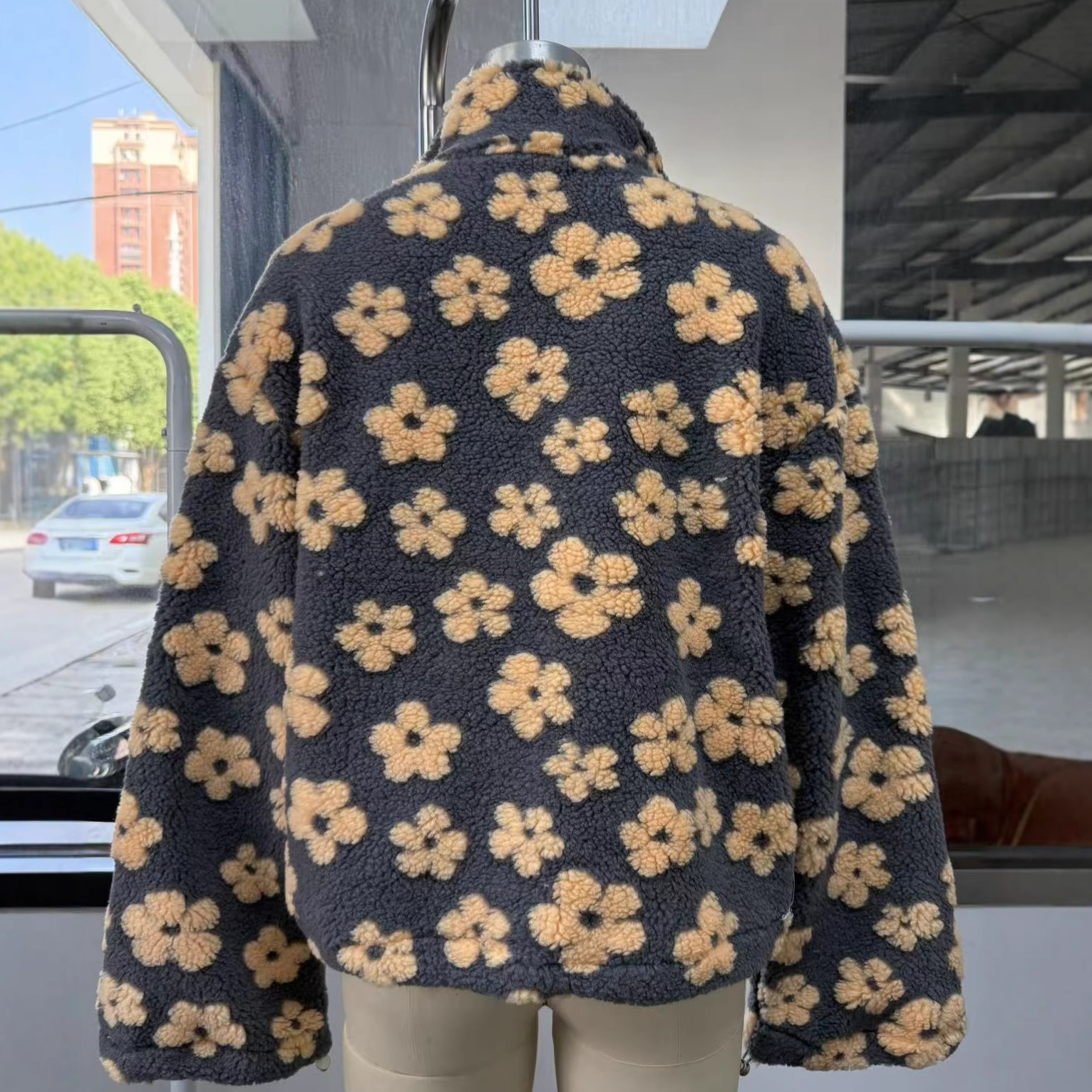 European and American cross-border women's clothing 2025 autumn new fashion faux lamb wool print loose zip-up sweatshirt long sleeve top - Image 4