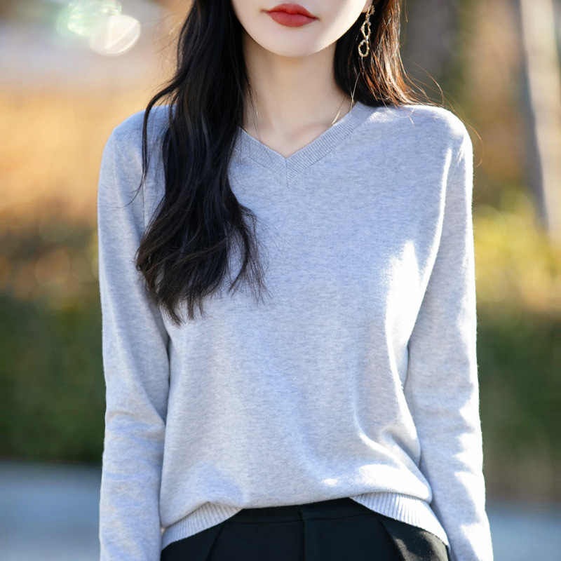 100% Cotton Spring New V-Neck Knitted Long-Sleeved Soft Loose Pullover Simple Solid Color Stylish Base Layer Women's Clothing - Image 2