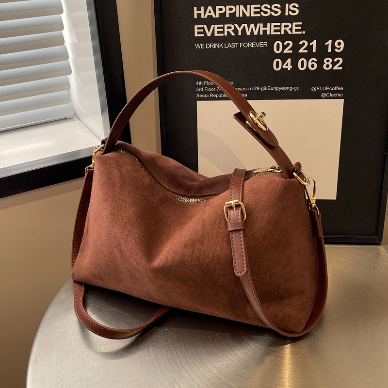 Retro frosted niche underarm bag 2024 winter new versatile women's bag popular messenger bag shoulder tote bag - Image 5