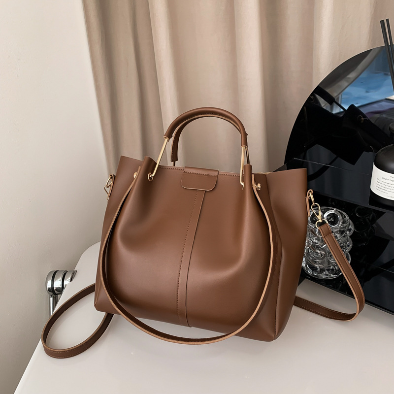 Retro niche design portable large-capacity bag female 2023 new trendy all-match commuting Messenger Tote bucket bag - Image 8