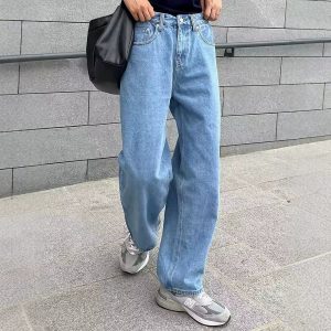 American retro blue jeans for men, spring and autumn 2026 new style, loose straight leg pants, trendy high street casual pants.