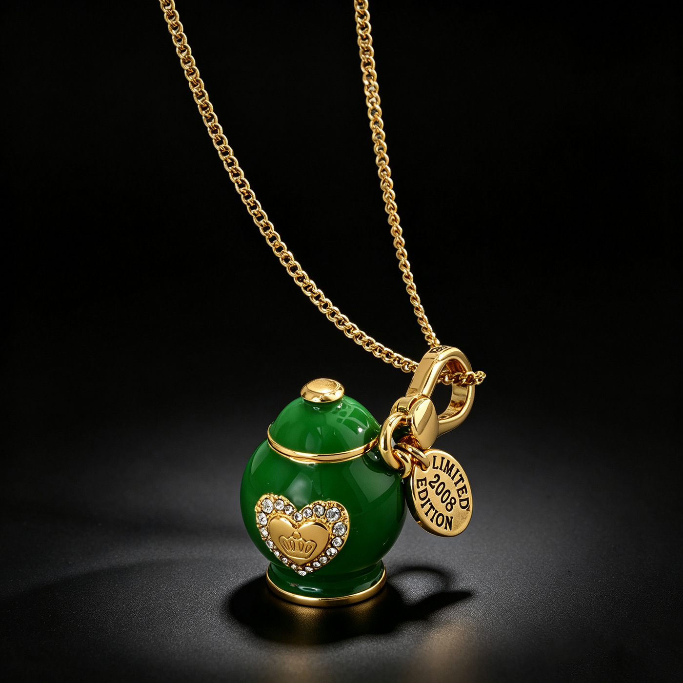 Cross-border fashion openable green candy jar pendant necklace, light luxury retro heart crown star moon pendant