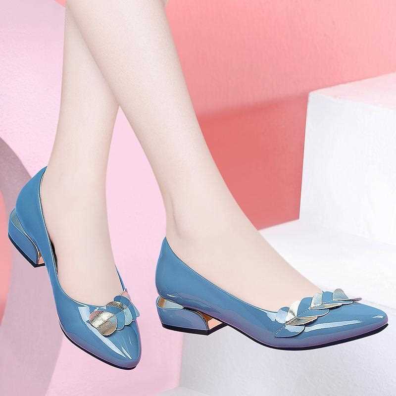 Shallow mouth single shoes for women with thick heels 2022 summer new leather shoes pointed toe soft sole flat shoes versatile work shoes for women black