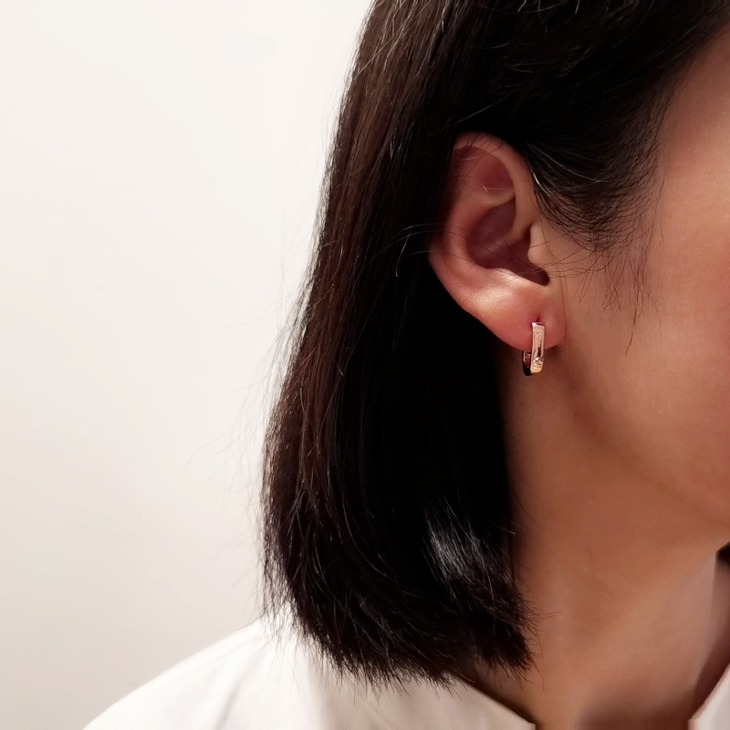 Texture all-over S925 silver ear buckle earrings for women, simple U-shaped earrings, cool style fashionable earrings, high-end - Image 3