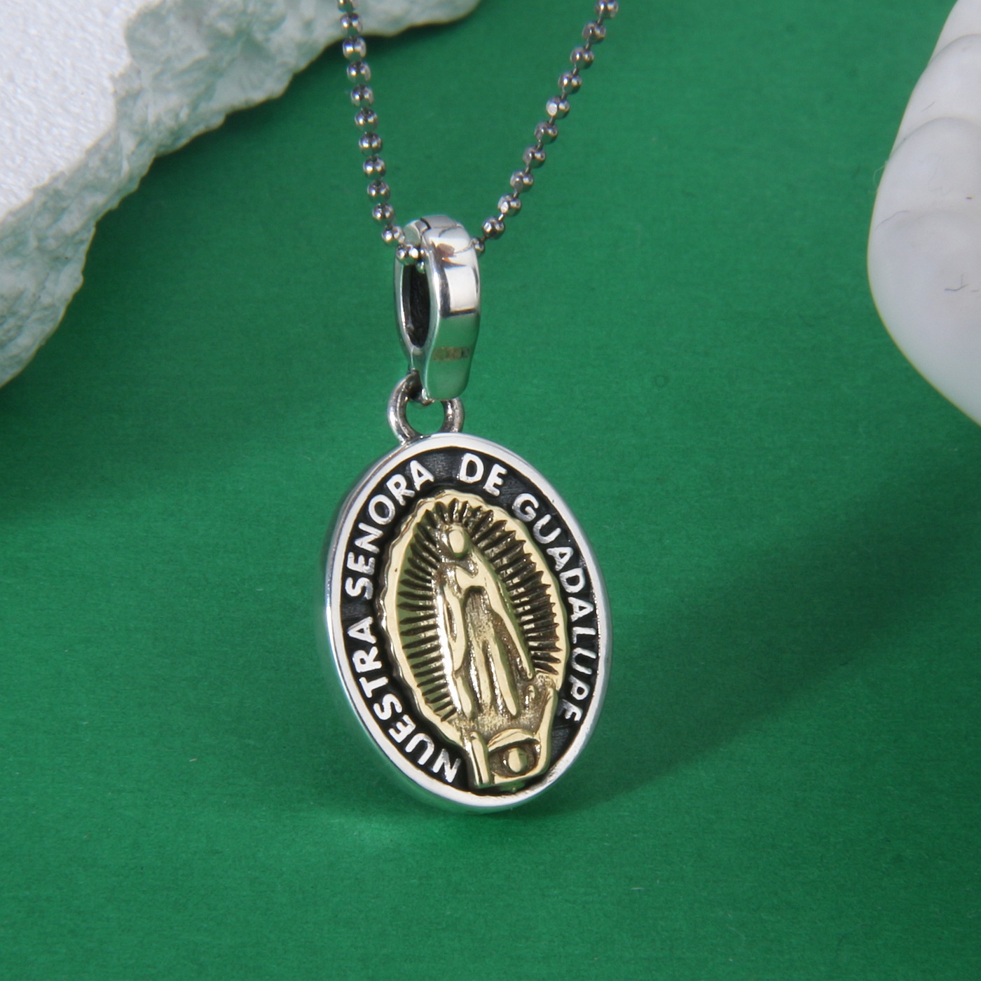 Wholesale S925 Sterling Silver Virgin Mary Cross Round Pendant, European and American Niche Heavy Craftsmanship, Versatile, Trendy, and Unique Accessories