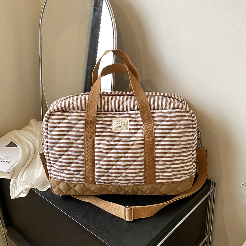 Fashion striped spring mommy bag for traveling, high-value hand-held mother and baby bag, large-capacity single-shoulder mommy bag - Image 3