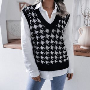 Women's V-Neck Houndstooth Knit Vest