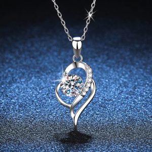 S925 sterling silver necklace with a one-carat moissanite heart-shaped pendant, high-carbon stone, Valentine's Day gift, factory direct sales.