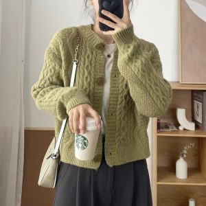Retro cable knit crew neck sweater cardigan for women, new autumn and winter style, loose and casual, versatile and thick knitted top