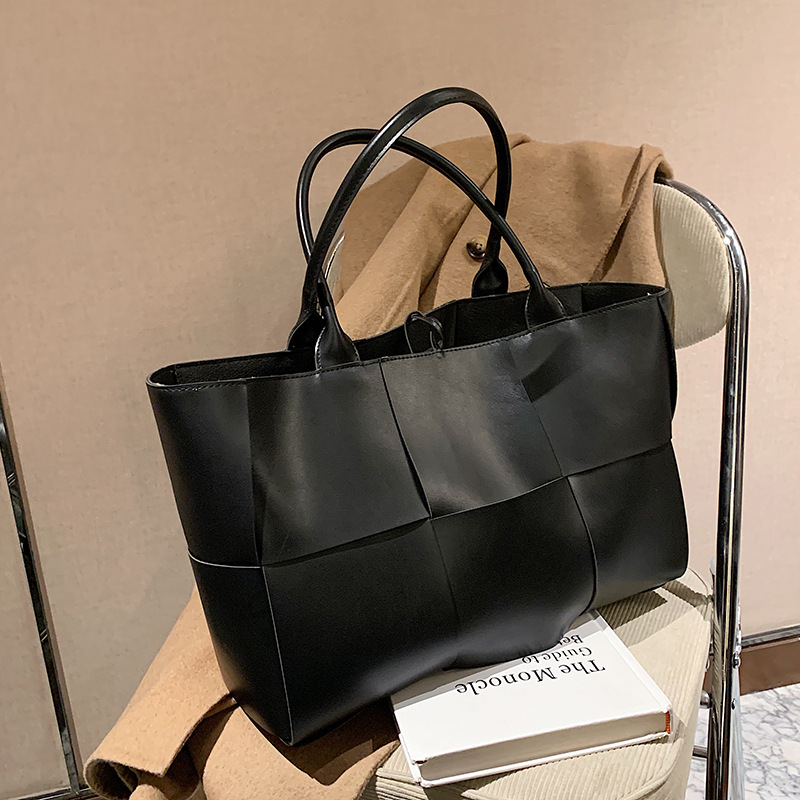 Large-capacity bag women's 2020 autumn and winter new trendy shoulder bag net red portable tote bag - Image 8