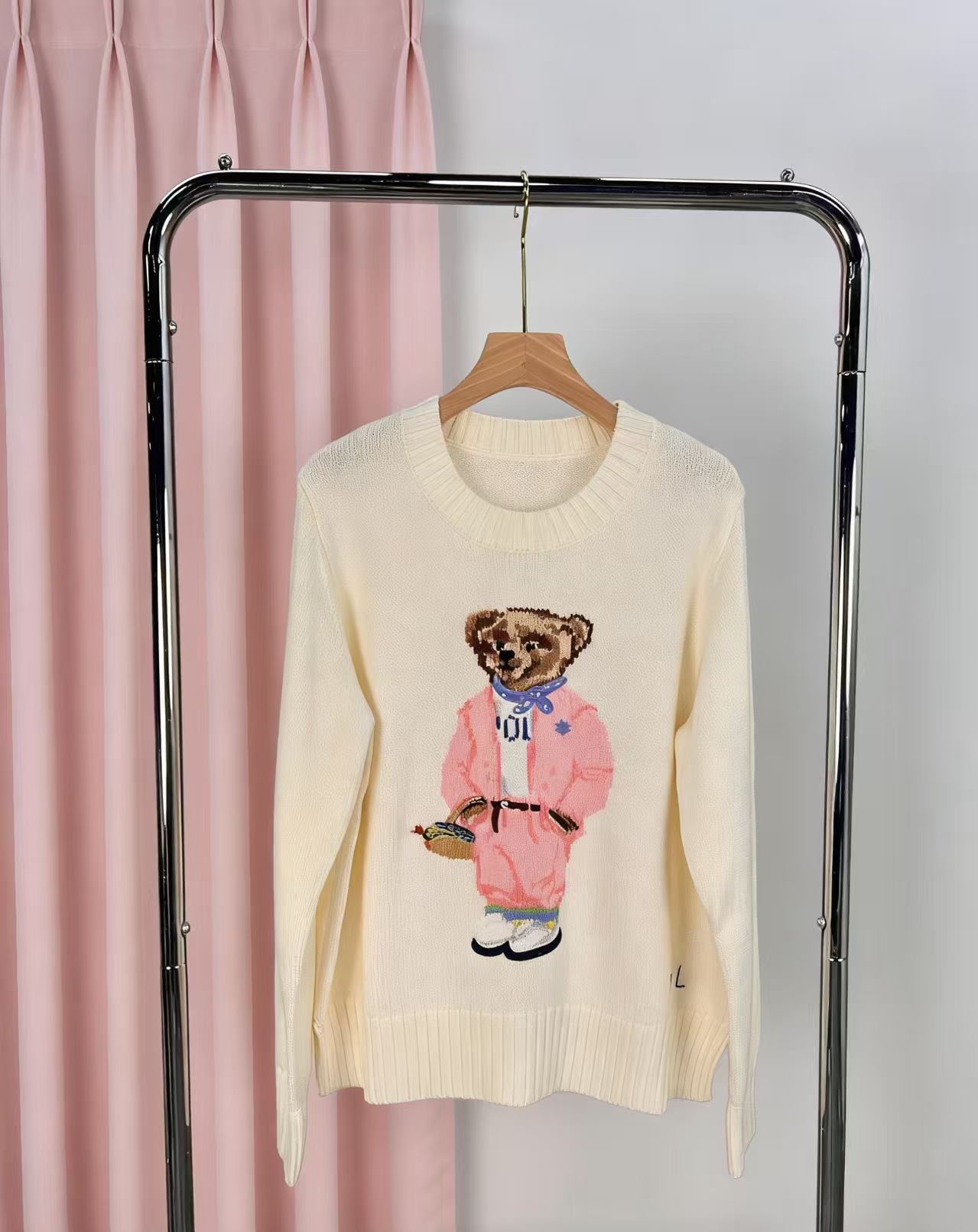 High-quality cross-border e-commerce style, small horse logo, scannable QR code, R-L pure cotton heavy-duty cartoon bear autumn and winter sweater for women. - Image 3