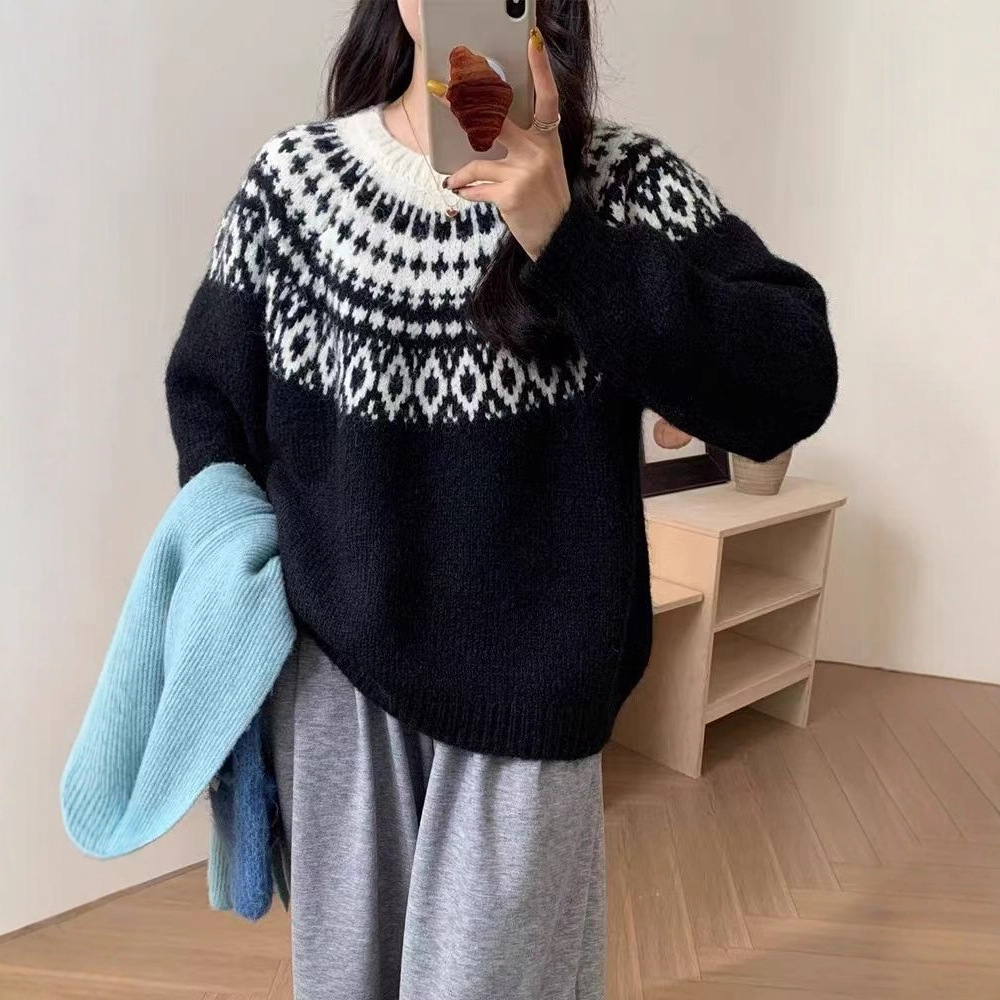 Retro Nordic style, high-end feel, Irish Island sweater pullover women's autumn and winter thicken, perfect for layering under a coat. - Image 2